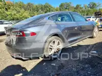 2015 Tesla Model S фото