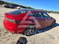 2015 Tesla Model S photo