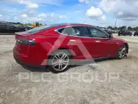 2015 Tesla Model S фото