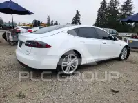 2015 Tesla Model S фото