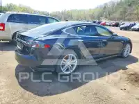2015 Tesla Model S фото