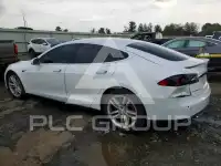 2015 Tesla Model S фото