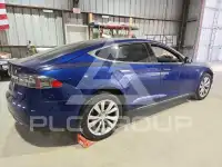 2015 Tesla Model S photo
