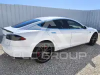 2015 Tesla Model S фото