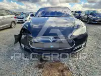2015 Tesla Model S photo