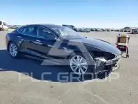 2015 Tesla Model S фото