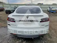 2015 Tesla Model S фото
