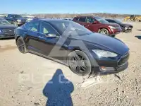 2015 Tesla Model S фото