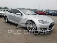 2015 Tesla Model S фото