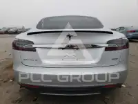 2015 Tesla Model S фото