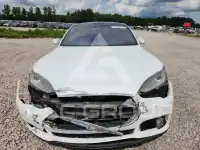 2015 Tesla Model S фото