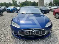 2015 Tesla Model S фото