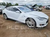 2015 Tesla Model S фото