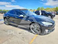 2015 Tesla Model S фото
