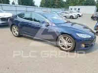 2015 Tesla Model S фото