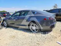 2015 Tesla Model S photo