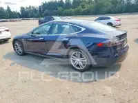2015 Tesla Model S фото