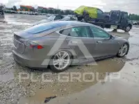 2015 Tesla Model S фото
