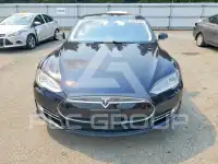 2015 Tesla Model S фото