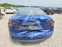2015 Tesla Model S фото