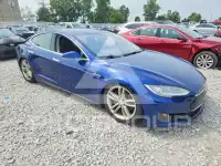 2015 Tesla Model S фото