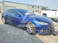 2015 Tesla Model S фото