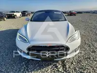 2015 Tesla Model S фото