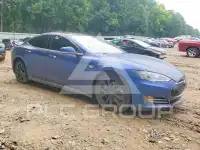 2015 Tesla Model S фото