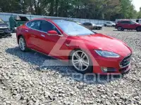 2015 Tesla Model S фото