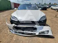 2015 Tesla Model S фото