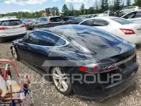 2015 Tesla Model S фото