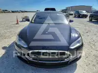 2015 Tesla Model S photo