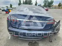 2015 Tesla Model S фото
