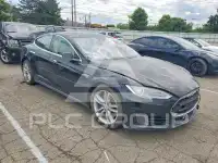 2015 Tesla Model S photo