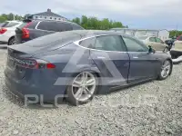 2015 Tesla Model S фото