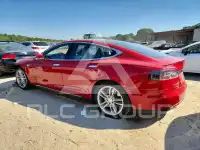 2015 Tesla Model S фото