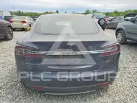 2015 Tesla Model S фото