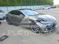 2015 Tesla Model S photo