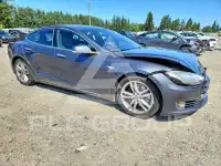 2015 Tesla Model S фото