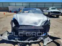 2015 Tesla Model S фото