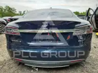 2015 Tesla Model S фото