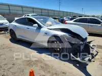 2015 Tesla Model S фото