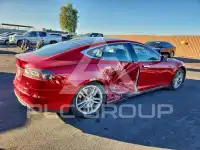 2015 Tesla Model S photo