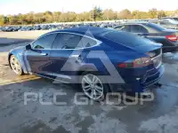 2015 Tesla Model S photo
