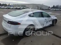 2015 Tesla Model S photo
