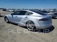 2015 Tesla Model S photo