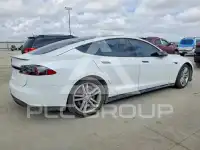 2015 Tesla Model S фото