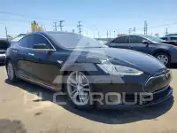 2015 Tesla Model S photo