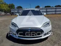 2015 Tesla Model S фото