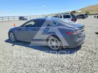 2015 Tesla Model S фото